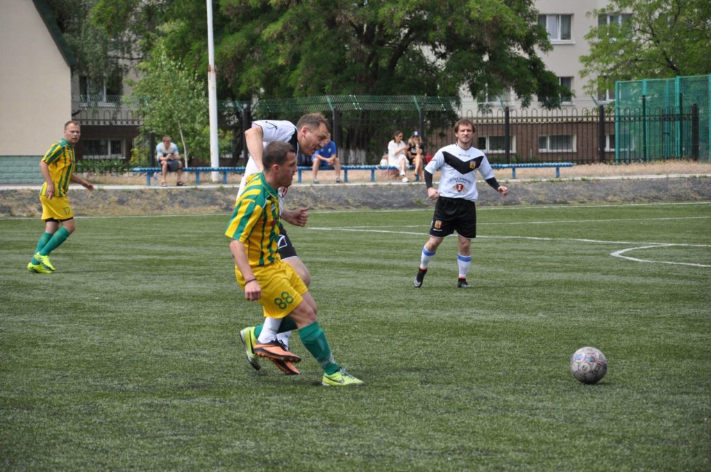 Testlio tester playing footballl